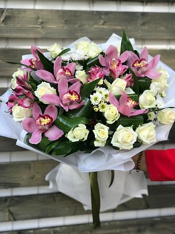 Букет цветов из: Розы и Хризантемы в Вознесенской Краснодарского края