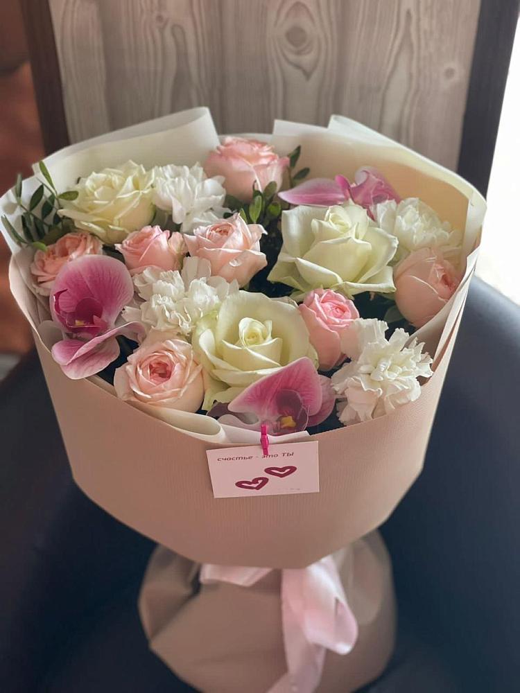 Букет цветов из: Орхидеи, Розы и Гвоздики в Вознесенской Краснодарского края