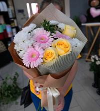 Букет цветов из:  Герберы, Розы и Хризантемы в Вознесенской Краснодарского края