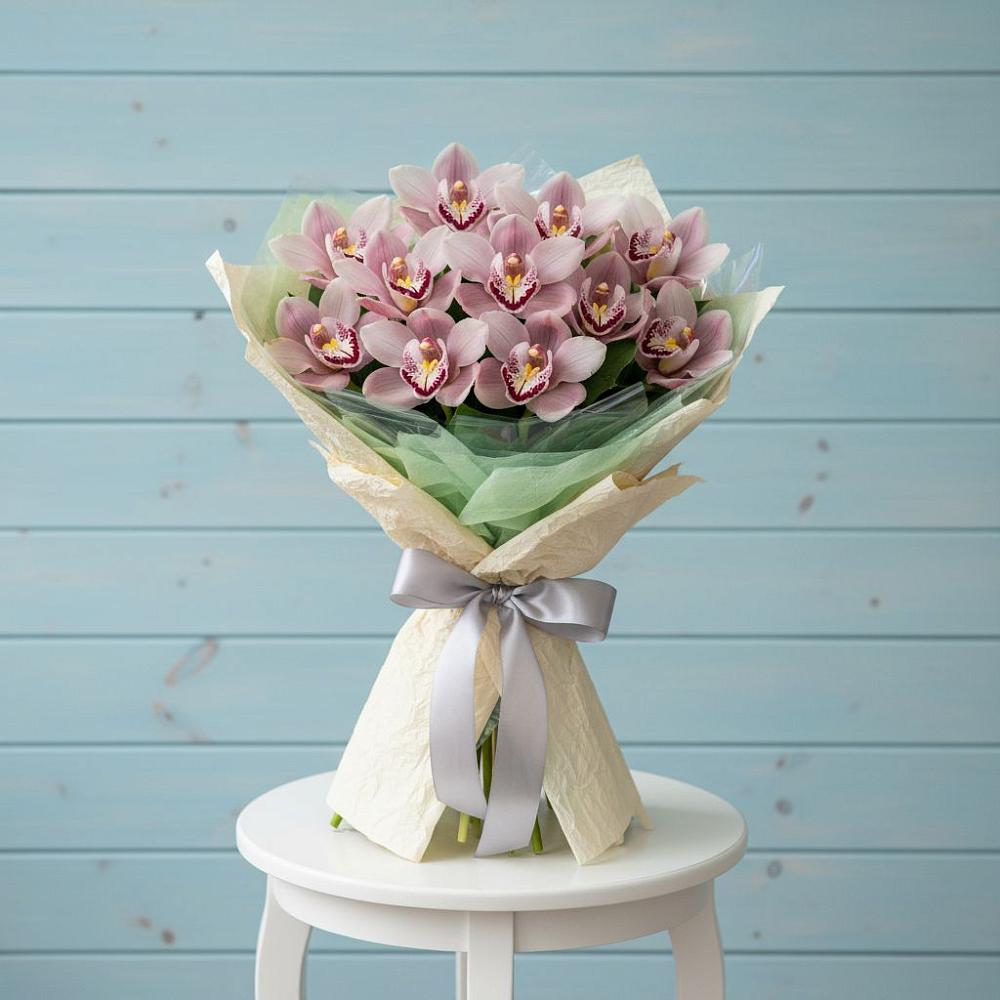 Букет цветов из: Орхидеи и Розы в Вознесенской Краснодарского края