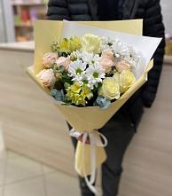 Букет цветов из:  Альстромерии, Розы и Хризантемы в Вознесенской Краснодарского края