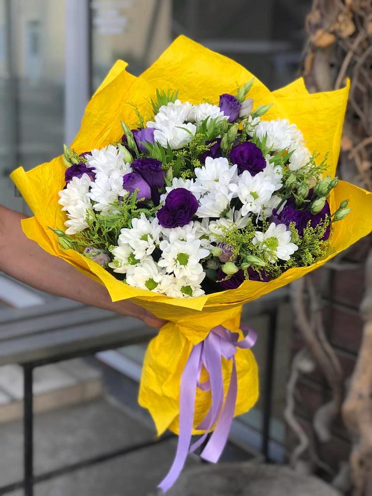 Букет цветов из: Ирисы, Хризантемы и Ромашки в Вознесенской Краснодарского края