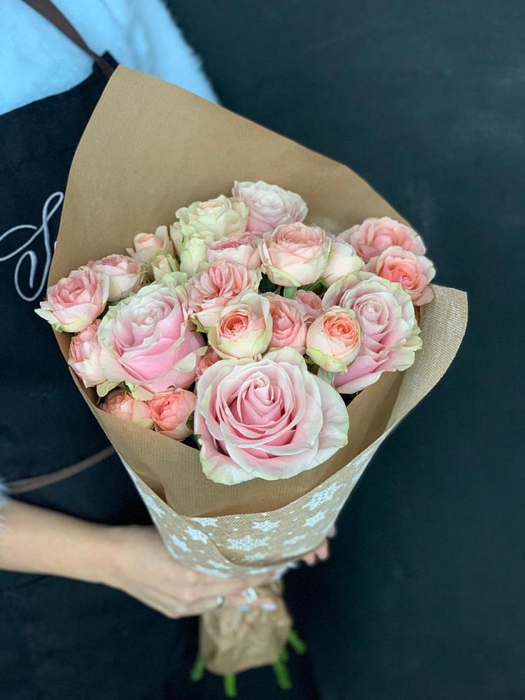 Букет цветов из: Хризантемы и Розы в Вознесенской Краснодарского края