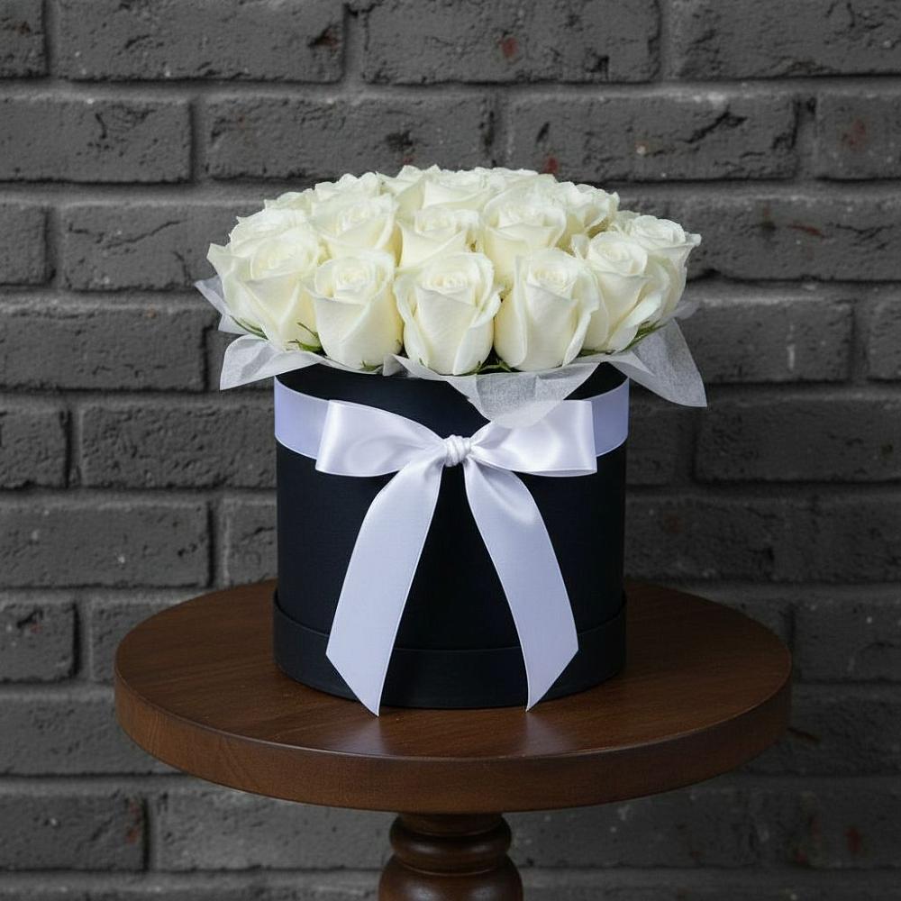 Цветочная композиция из Розы в шляпной коробке в Вознесенской Краснодарского края