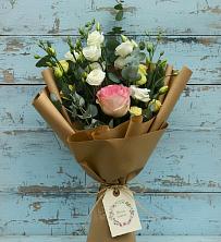 Букет цветов из:  Розы и Лизиантусы в Вознесенской Краснодарского края