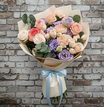 Букет цветов из:  Розы, Лизиантусы и Гвоздики в Вознесенской Краснодарского края