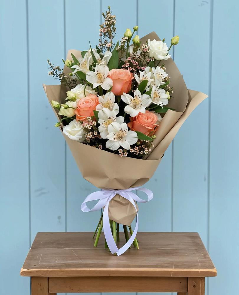 Букет цветов из: Альстромерии, Лизиантусы, Розы и Хризантемы в Вознесенской Краснодарского края